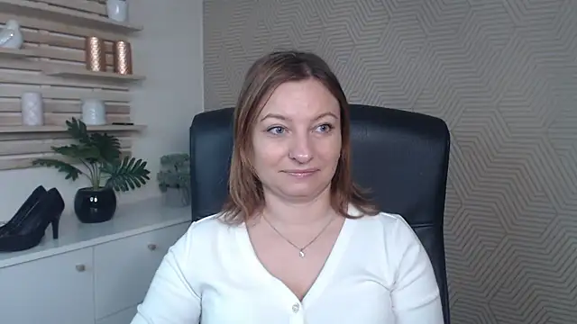 angelaSamt online show from 12/02/25, 06:41