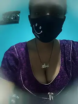 posewith online show from 10/22/25, 08:52