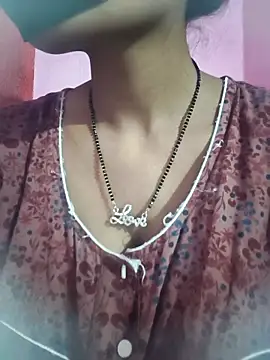 posewith online show from 11/14/25, 07:23