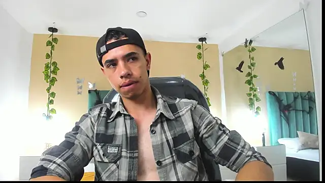 Muscle Scott online show from 10/24/25, 12:23