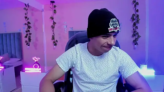 Muscle Scott online show from 11/05/25, 12:49