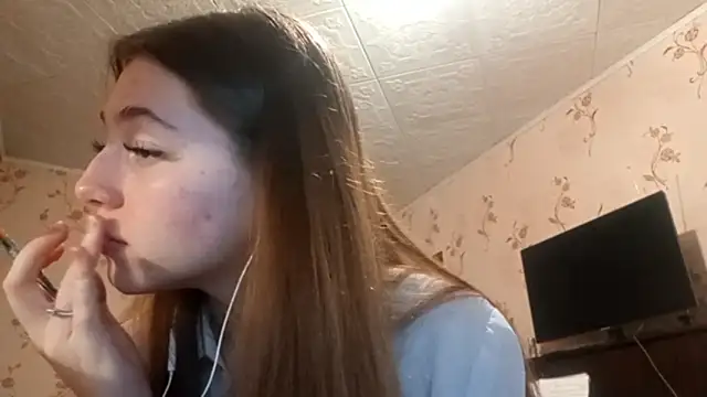 Snapshot of Sophiecuttie chatting on 09/10/25, 04:18 Sophiecuttie online show from 09/10/25, 04:18