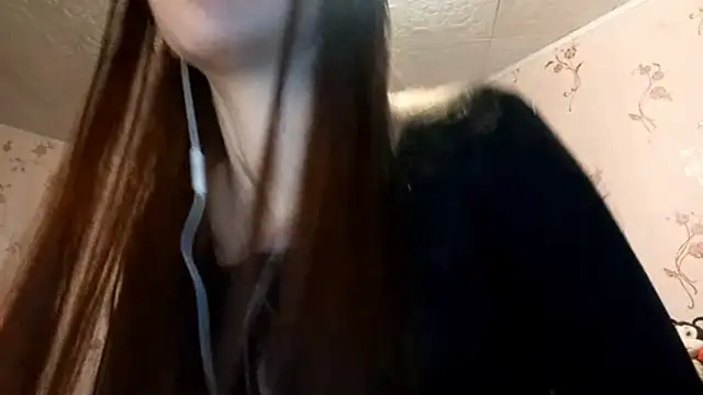 Snapshot of Sophiecuttie chatting on 09/21/25, 01:13 Sophiecuttie online show from 09/21/25, 01:13