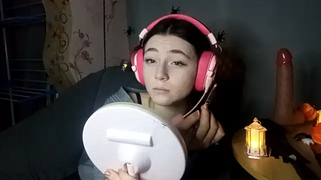 Snapshot of Sophiecuttie chatting on 11/02/25, 03:14 Sophiecuttie online show from 11/02/25, 03:14