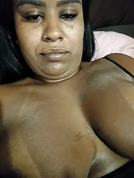 Snapshot of thamihravena chatting on 11/20/25, 01:33 thamihravena online show from 11/20/25, 01:33