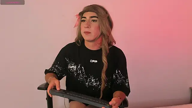 Snapshot of Melody_Bakeer chatting on 03/04/26, 07:09 Melody Bakeer online show from 03/04/26, 07:09