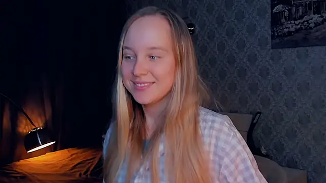 Snapshot of SoonMoor chatting on 10/03/25, 05:32 SoonMoor online show from 10/03/25, 05:32