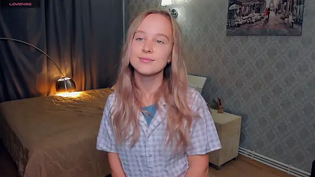 Snapshot of SoonMoor chatting on 10/30/25, 08:09 SoonMoor online show from 10/30/25, 08:09