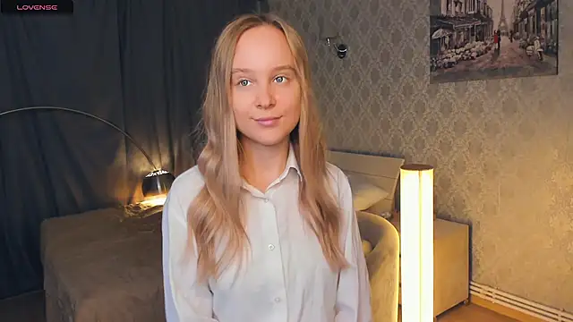 Snapshot of SoonMoor chatting on 10/31/25, 05:03 SoonMoor online show from 10/31/25, 05:03