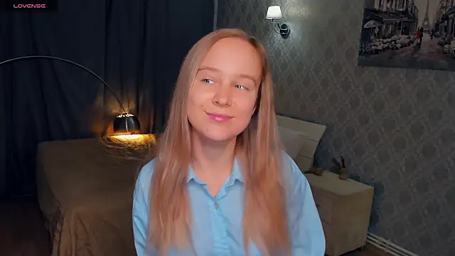 Snapshot of SoonMoor chatting on 11/01/25, 06:43 SoonMoor online show from 11/01/25, 06:43