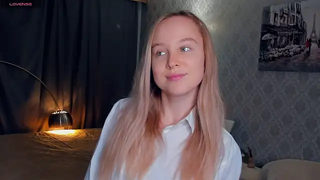 Snapshot of SoonMoor chatting on 11/04/25, 07:02 SoonMoor online show from 11/04/25, 07:02