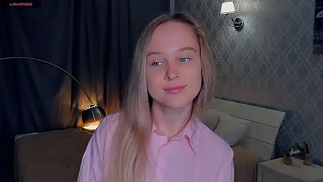 Snapshot of SoonMoor chatting on 11/11/25, 06:30 SoonMoor online show from 11/11/25, 06:30