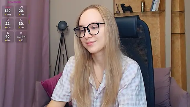 Snapshot of SoonMoor chatting on 11/29/25, 07:06 SoonMoor online show from 11/29/25, 07:06