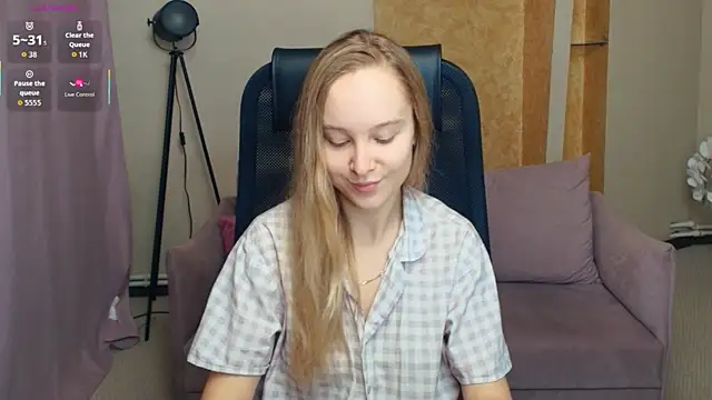 SoonMoor online show from 12/17/25, 06:58