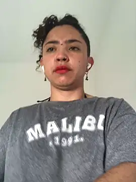 Snapshot of Paris_11 chatting on 10/16/25, 02:51 Paris 11 online show from 10/16/25, 02:51