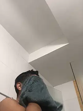 Snapshot of Paris_11 chatting on 10/23/25, 01:43 Paris 11 online show from 10/23/25, 01:43