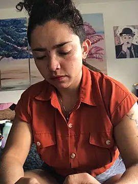 Snapshot of Paris_11 chatting on 10/28/25, 01:03 Paris 11 online show from 10/28/25, 01:03