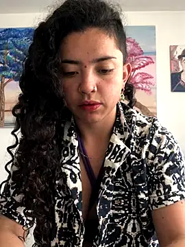 Snapshot of Paris_11 chatting on 11/11/25, 02:17 Paris 11 online show from 11/11/25, 02:17