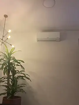 Snapshot of TiffanyyLam chatting on 11/02/25, 11:12 TiffanyyLam online show from 11/02/25, 11:12