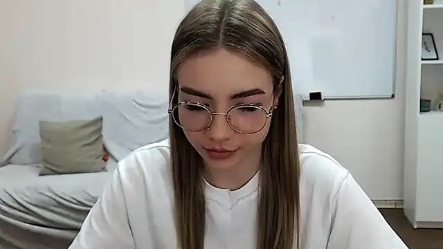 Snapshot of aSingleOne chatting on 10/28/25, 08:33 aSingleOne online show from 10/28/25, 08:33