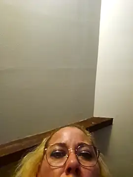 misscokine666 online show from 10/03/25, 06:27