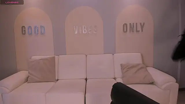 LaurentConnor online show from 01/06/26, 03:43