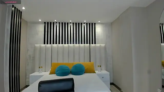 MayaMoretti  online show from 02/01/26, 03:16