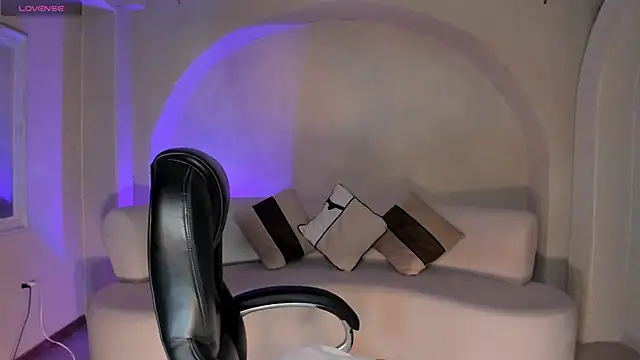 MayaMoretti  online show from 02/25/26, 04:00