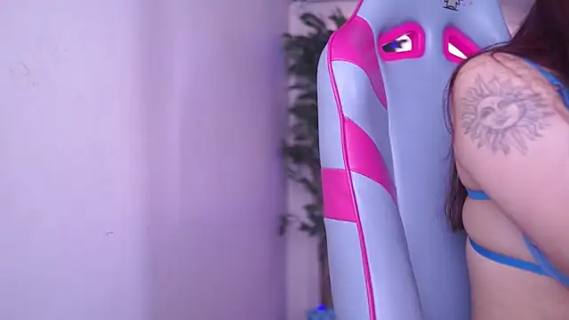 Rebecah 1 online show from 04/13/26, 02:55