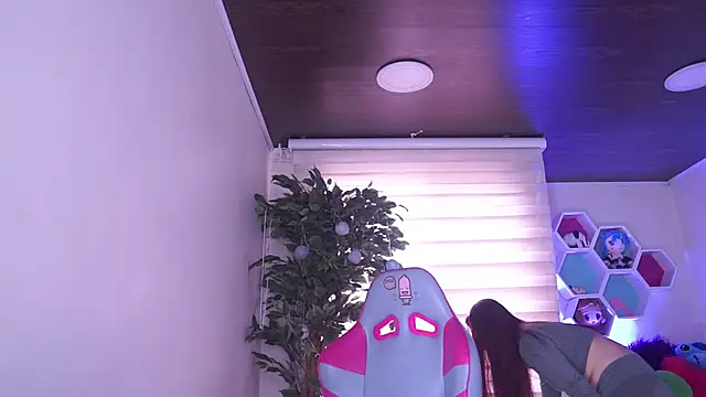 Rebecah 1 online show from 04/15/26, 08:31