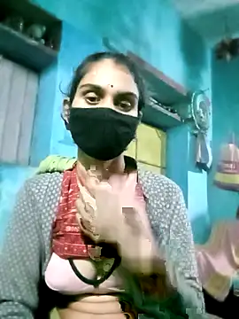 Snapshot of Nishaa_ji chatting on 10/30/25, 12:39 Nishaa ji online show from 10/30/25, 12:39