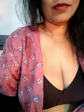 Snapshot of Deepa_Sharma143 chatting on 02/08/26, 01:53 Deepa Sharma143 online show from 02/08/26, 01:53