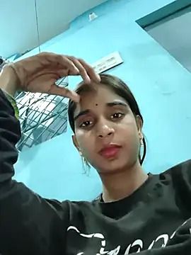 Hot-Soniya2 online show from 11/08/25, 05:23