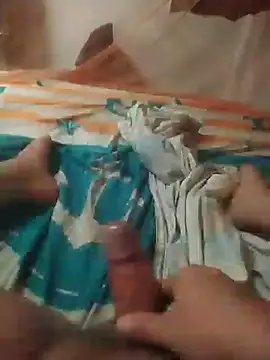 quieresleche1 online show from 10/21/25, 04:19