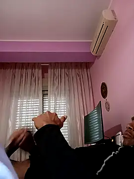 estrogeni online show from 11/24/25, 07:30