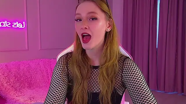 Snapshot of AgataFoxley chatting on 01/18/26, 06:28 AgataFoxley online show from 01/18/26, 06:28