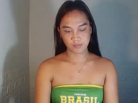 Snapshot of LatinaEmpress chatting on 02/06/26, 03:22 LatinaEmpress online show from 02/06/26, 03:22