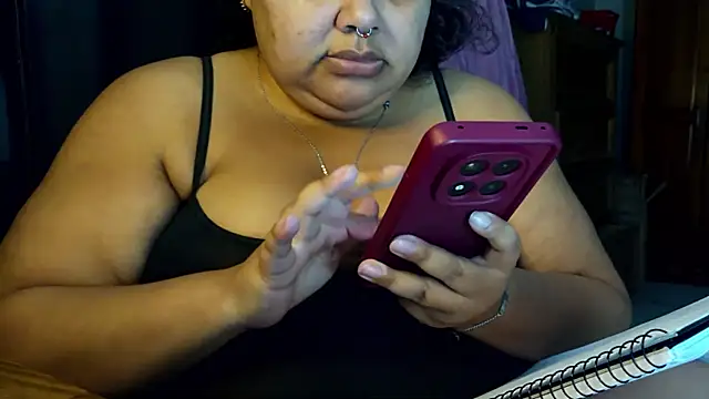 Snapshot of xlatinastar chatting on 06/17/26, 06:20 xlatinastar online show from 06/17/26, 06:20