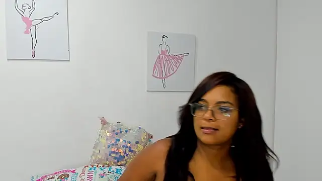 Hill Brownie online show from 09/23/25, 10:40