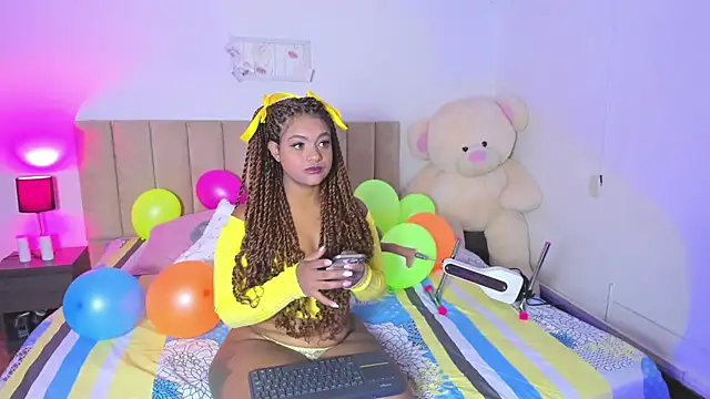 Hill Brownie online show from 11/08/25, 12:49