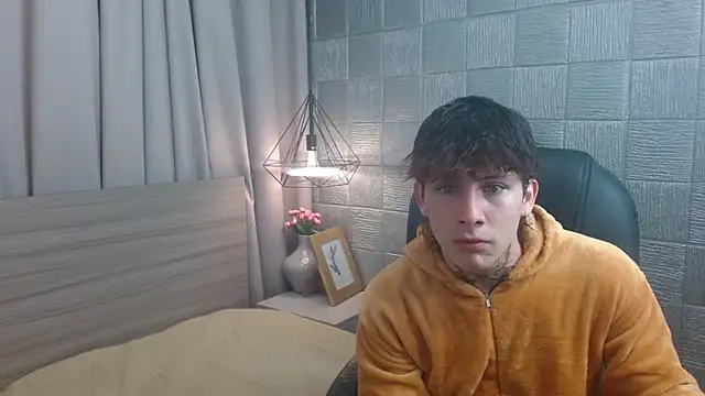 Iantwink18 online show from 09/11/25, 04:23