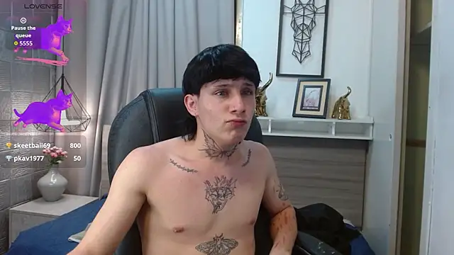 Iantwink18 online show from 10/12/25, 08:13