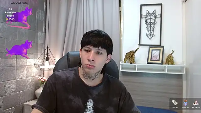 Iantwink18 online show from 10/27/25, 06:12