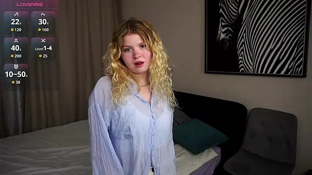 Snapshot of ShontaWasilko chatting on 09/10/25, 05:35 ShontaWasilko online show from 09/10/25, 05:35