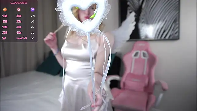 Snapshot of ShontaWasilko chatting on 10/29/25, 06:09 ShontaWasilko online show from 10/29/25, 06:09