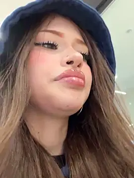 Bunnyylovee online show from 03/25/26, 07:53