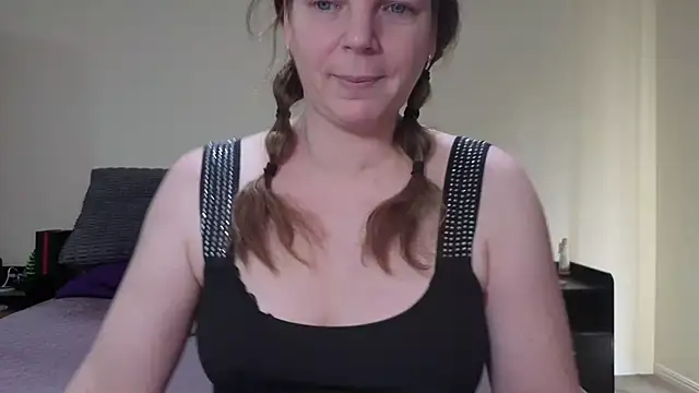 aussiepeaches online show from 02/10/26, 01:43