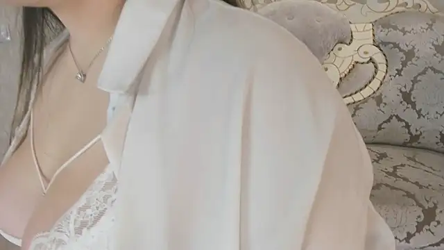 Snapshot of loveame chatting on 11/10/25, 04:17 loveame online show from 11/10/25, 04:17