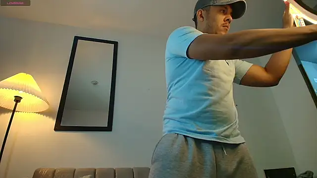 Snapshot of Misterjhons2 chatting on 09/30/25, 04:56 Misterjhons2 online show from 09/30/25, 04:56