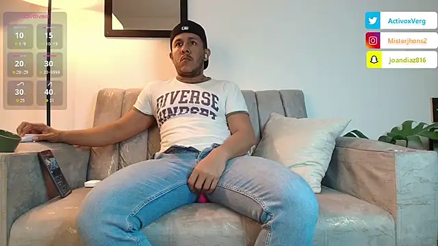 Snapshot of Misterjhons2 chatting on 10/05/25, 04:00 Misterjhons2 online show from 10/05/25, 04:00